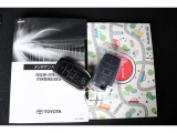 取扱説明書、メンテナンスノート、スペアキー揃っています。その他、お車についてご不明な点や気になることがございましたら、お気軽に展示店舗までお問い合わせください。