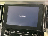 【メーカー純正ナビ】インテリアに溶け込むスタイリッシュな「専用設計」メーカーナビを装備♪視認性や操作性など基本性能にも優れ、より上質なカーライフをお楽しみいただけます。