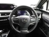 各操作スイッチなどもハンドルから手を放すことなく操作可能で安全運転に支援いたします!