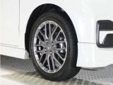 ◆純正アルミホイール装着車◆これで足元まわりも、おしゃれにきまります!