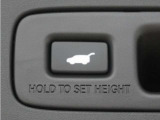 ハンズフリーアクセスパワーテールゲート搭載