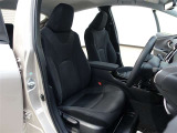 高いホールド性で運転姿勢が安定します。長距離ドライブでも疲れにくいのが魅力です。快適なドライビングライフをお送りください♪