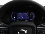 Google アシスタントを呼べば、友人や家族、会社の同僚への連絡や、車内環境の調整も思いのまま。ルート案内やエンターテイメント機能を利用する際も、ステアリングから手を離す必要はありません。