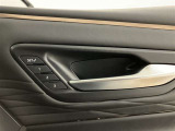運転席ポジションメモリーは3名さま分です。