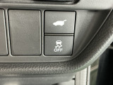 テールゲートが電動で開閉でき、荷物などで両手がふさがっているときなど便利に使えます