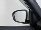 【ブラインドスポットモニター】車線変更時などに隣車線の死角にいるに車を検知してくれます。併せて目視もしましょう!