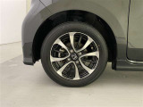 機敏さを引き立てる純正アルミ 155/65 R14 装着!