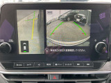 アラウンドビューモニターは、自車の前方・左側面映像をモニタ-に映して離合時・駐車時などにとても便利です。