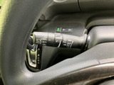 雨天時でもクリアな視界を確保するワイパーレバー。操作も簡単で、安全な運転をサポートします。