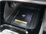 ◆ワイヤレス充電器◆ワイヤレス充電対応のスマートフォンを置くだけで充電が可能でとても便利な機能です。