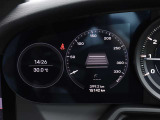車両に関するお問合せは、ポルシェセンター神戸 六甲アイランド認定中古車センター TEL 078-846-3441までご連絡ください。