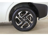 純正15AW!タイヤサイズは185/65R15になります♪