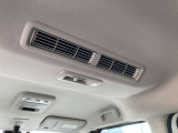 リアシーリングファン 車内全体の空調を調整します!