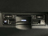 高速道路で便利な【ETC2.0】を装備しています。光ビーコン搭載で渋滞情報などナビゲーションと連動することで機能も充実いたします。他、観光施設に立ち寄るための高速料金割引サービス等もございます。