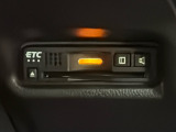 ETC付。高速道路の料金所はキャッシュレスで通過です。サービスエリア等にあるスマートインターの出入りも利用可能でとっても便利。ご納車後すぐにお使い頂けるようセットアップしてのお渡しとなります。