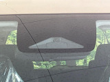 【ホンダセンシング】走行中に前方の車両等を認識し、衝突しそうな時は警報とブレーキで衝突回避と被害軽減をアシスト。より安全にドライブをお楽しみいただけます。