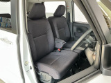 【運転席・助手席】内装ルームクリーニング済みです。しっかり綺麗にしていますので、是非、お確かめください。車に自信があるからこそ、是非一度ご来店頂き内外装も見てもらえると幸いです。