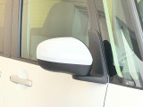 安全・安心な走行のために、納車前にダイハツのクルマを知り尽くしたエキスパートが基本性能に関わる機能や状態を徹底的に点検。消耗部品の交換など法定12ヶ月点検相当の点検・整備を実施しております。