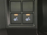 【運転席/助手席シートヒーター装備】 座面と背面を温め、寒い日のドライブを快適にします。