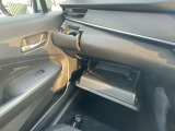 収納もバッチリ!小物が散乱しがちな車内もスッキリさせる事ができますね♪