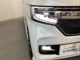 【LEDヘッドライト】ディスチャージヘッドライト(HID)と同等の明るさで、夜道や雨天走行が明るく視界良好!!