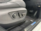 パワーシート搭載。微妙な調整が手軽にでき、ピッタリのポジションで運転することが可能です。