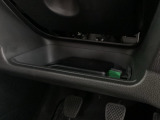 ドライブのサポート、車内の収納スペースも充実してます♪