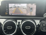 車両を真上から見下ろしたようなモニター表示で、ドライバーが目視で確認しにくい視覚をカバーし、安全性と利便性を向上。