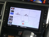 【8インチ純正ナビ】純正ナビを装備。タッチパネル式で使いやすく、詳細地図により目的地をピンポイントで設定できます。初めての道でも迷いにくく、ロングドライブも快適ですよ♪