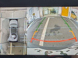 ギアをリバースに入れて頂くとバックモニターに切り替わり後方の安全確認も可能です
