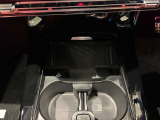 車両は屋内展示しておりますので天候に関係なくごゆっくりコンディションご確認頂けます。車両を倉庫へ保管している場合が御座いますのでご来店前に在庫確認頂けると幸いです。TEL072-784-8800