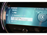 もはやMINI標準搭載とも言える、デザインアイコンの一つでもあるカーナビは各種設定から情報、マルチメディアまで、可愛らしい見てくれで多機能な装備の一つです。