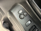 狭い駐車場で便利な電動格納ドアミラーが付いています。