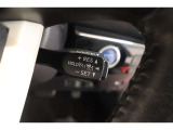 レーダークルーズコントロール(全車速追従機能付)付きです。車速に応じて追従支援してくれるので、ロングドライブも快適です。詳細は販売店スタッフまでおたずねください。