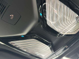 SOSコール装備です。緊急時は遠慮なく押してください。BMWメーカーエマージェンシーに直結致します。