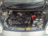 エンジンルームになります。内外装だけでなくこちらも清掃済みです。 納車までにディーラーが使用している工場にもう1度しっかり点検いたしますので、安心してお乗りいただけると思います。