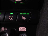 シートヒーターは3段階で調節可能です。これはBMWも同じになっております。