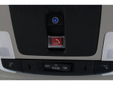緊急通報ボタンが装備されています。ホンダコネクト対応。ご利用には、Honda Total Care プレミアムのご加入が必要です。