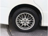 205/55R16サイズのタイヤになります。