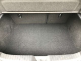 トランクスペースです☆いろいろな使用方法がありますね!シートを倒すと大きな荷物や長い荷物などたくさん積めますよ☆たくさんの荷物や思い出をこのMAZDA3に積んでください☆
