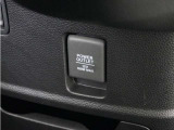 ◆12V電源ソケット◆スマートフォンの充電等にも便利な電源ソケット!使いやすい場所に装備されています。