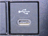 USB端子を装備しております。