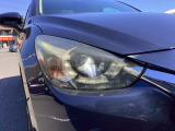 LEDヘッドライト装備!明るい白色光で夜間走行時の高い視認性を確保し、LEDならではの省電力化で低燃費にも貢献しています。