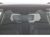 アイサイトのステレオカメラです。 このカメラが前方の危険を察知し運転をサポート。安心・安全ですね