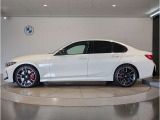 【BMWの伝統】時代を超える美しさ。磨き抜かれたエアロダイナミクスが瞳を奪う。一目で伝わるスポーティーなプロポーションは、BMWの走行性能を生み出すのに欠かせない要因の一つです。
