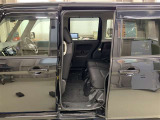 助手席側パワースライドドア付き!狭い駐車スペースなどでの乗り降りラクラク♪小さなお子さまのいるご家庭には嬉しい装備です。