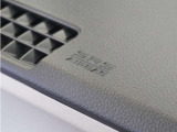 ◆助手席エアバッグ◆SRSエアバッグは、シートベルトだけでは防ぎきれない衝突時の衝撃から乗員を守るための安全装置。衝突時に瞬時に膨らみ、頭部や胸部がダッシュボードに直接衝突するのを防ぎます。