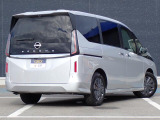 オリックス認定中古車は厳選した上質な車輌のみをお届け致します。全車にプロの職人による徹底した内外装の清掃、磨き上げ処理を施しております。