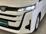 LEDヘッドライトです。デザイン性がよくとても明るいので、夜間の走行や悪天候でも安心です。しかも長寿命!
