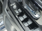 ◆パワーウィンドウスイッチ◆運転席から全席の窓の開閉操作を行うことが出来いつでも換気ができます!